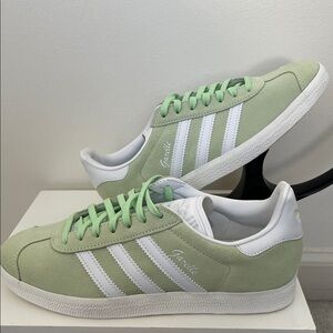 NWOT Adidas Mint Green and White Gazelle Sneaker